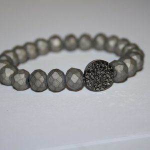 ✨ Gray Beaded Bracelet · 7"